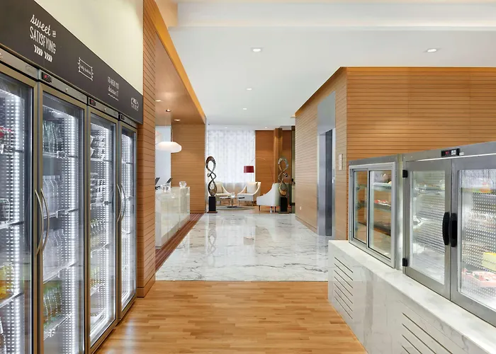 Hyatt Place Dubai Baniyas Square